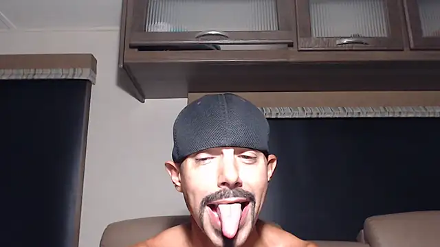 ThickD2C webkamerás műsora