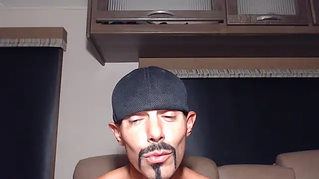ThickD2C webkamerás műsora