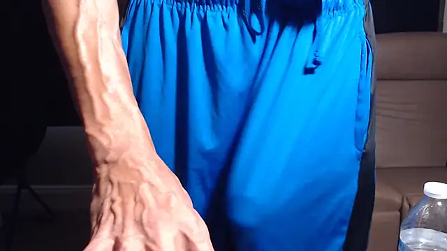 ThickD2C webkamerás műsora
