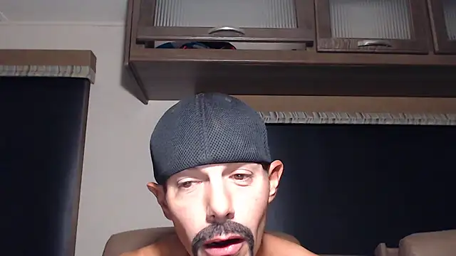 ThickD2C webkamerás műsora