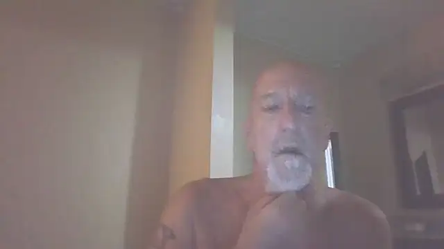 Yankeedave420 Webcam-Show
