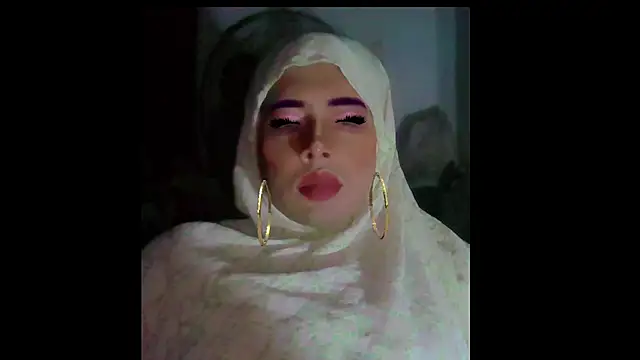 Hijab_Crossy Adlı Modelin Web Kamerası Şovu
