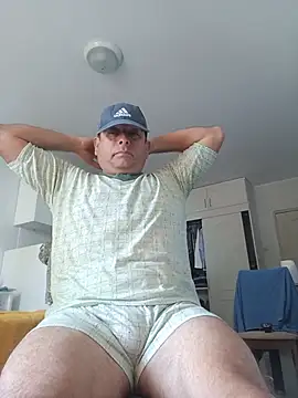 chicoguapo8 Show in webcam