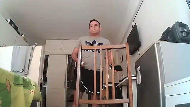 Show modela chicoguapo8 na web-kameri