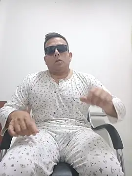 Webkamerová show chicoguapo8