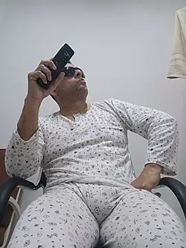 Show modela chicoguapo8 na web-kameri