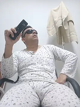 Show modela chicoguapo8 na web-kameri