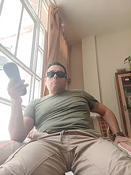 Show modela chicoguapo8 na web-kameri