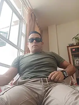 chicoguapo8's Webcam Show