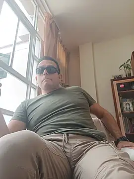 chicoguapo8 Show in webcam