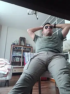 Pokazy przed kamerką – chicoguapo8