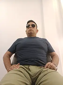 chicoguapo8's Live XXX Chat