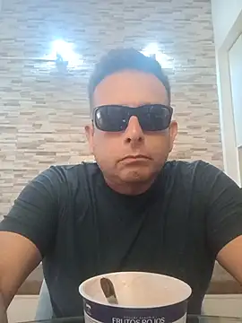 chicoguapo8 Show Webcam