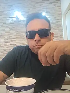 chicoguapo8 Show in webcam