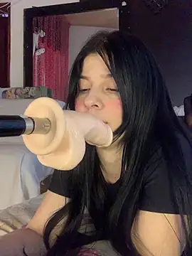 Estefani_32's Webcam Show