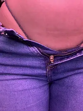 Estefani_32 Adlı Modelin Canlı XXX Sohbeti
