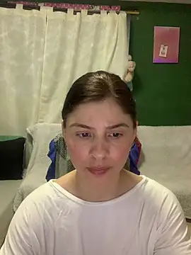 Chat +18 de Estefani_32 ao vivo