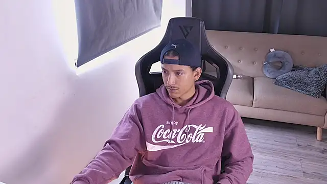 Liam_V Adlı Modelin Web Kamerası Şovu