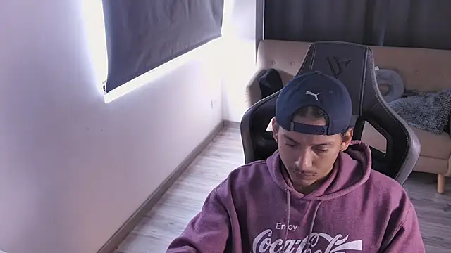 Liam_Vのウェブカメラショー