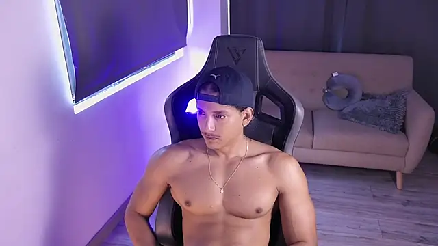Liam_V Adlı Modelin Web Kamerası Şovu