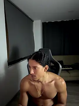 Liam_V Adlı Modelin Web Kamerası Şovu