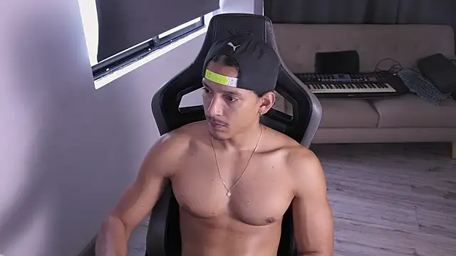 Liam_V Adlı Modelin Web Kamerası Şovu