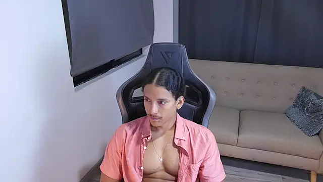 Liam_V Adlı Modelin Web Kamerası Şovu