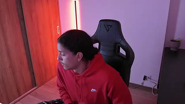 Liam_V Adlı Modelin Web Kamerası Şovu