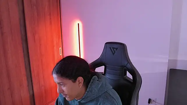 Liam_V Adlı Modelin Web Kamerası Şovu