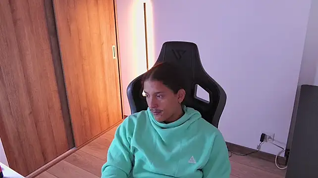 Liam_V Adlı Modelin Web Kamerası Şovu