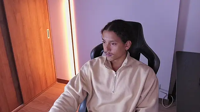 Liam_V Webcamshow