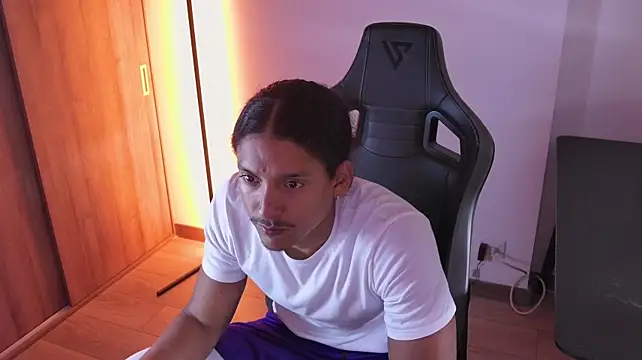 Liam_V 网络视讯表演