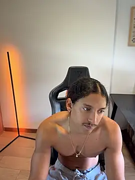 Liam_V Show in webcam