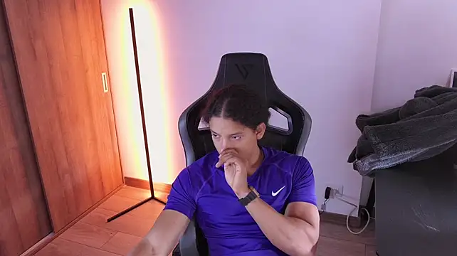 Liam_V Show in webcam