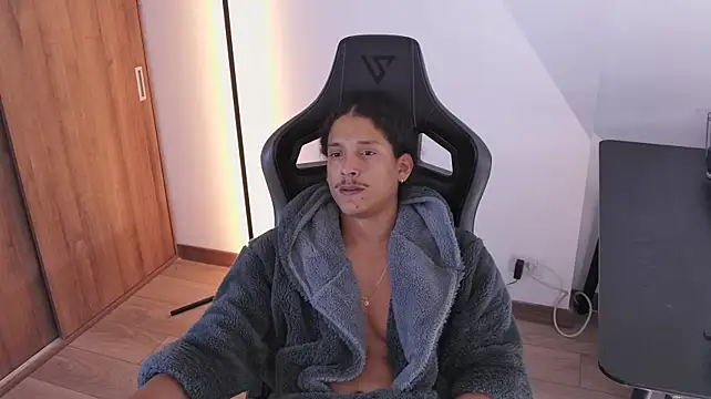 Liam_V Adlı Modelin Web Kamerası Şovu
