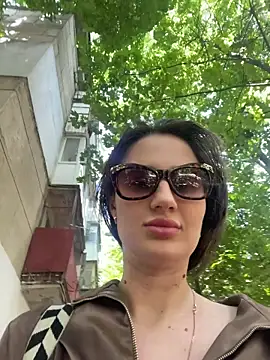 Flossy_Vettie Adlı Modelin Canlı XXX Sohbeti