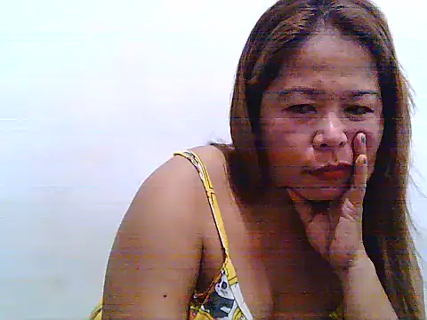 Show modela yummytitsxxx168 na web-kameri