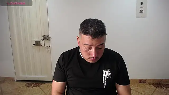 Show modela antonycruz na web-kameri