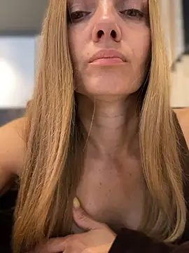 miss_darsi Adlı Modelin Canlı XXX Sohbeti