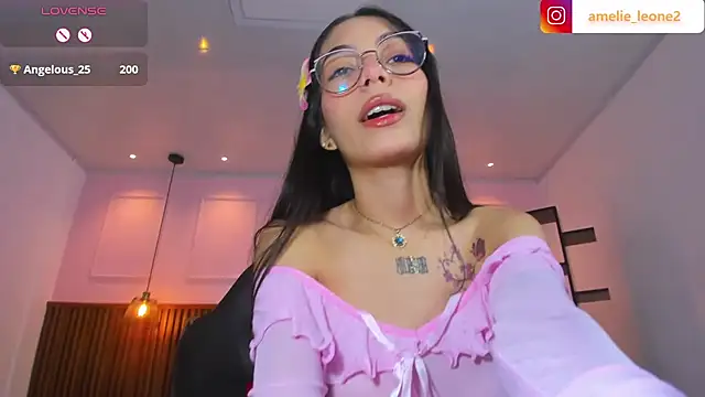 Chat +18 de AMELIELEONE ao vivo
