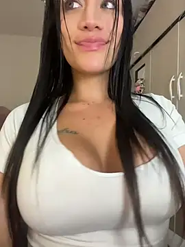 Emmily_19 live XXX chat