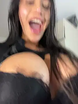 Emmily_19 Adlı Modelin Web Kamerası Şovu