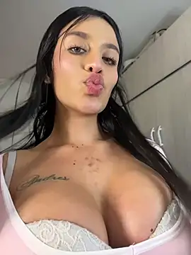 Emmily_19's Webcam Show