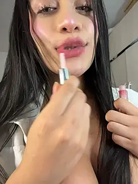 Emmily_19's Live XXX Chat