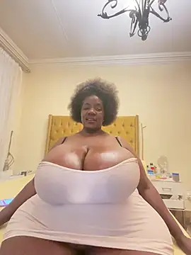 הופעת וובקאם של xXXSexyamazon