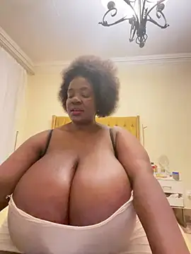 Pokazy przed kamerką – xXXSexyamazon