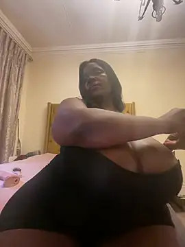 xXXSexyamazon's Webcam Show