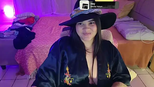 feluriana Adlı Modelin Canlı XXX Sohbeti