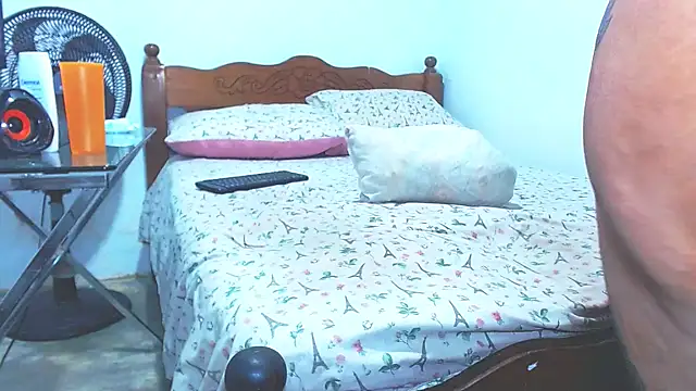 cositarrica_xxx Show in webcam