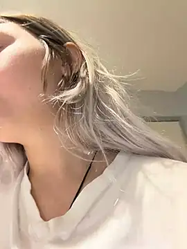 Chat +18 de ScarletCallings_420 ao vivo